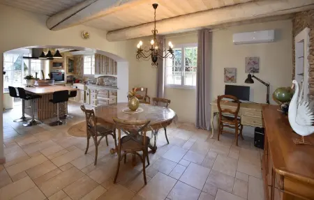 Maison avec piscine privée, Maison 6 personnes à Entraigues Sur La Sorg - Photo 4