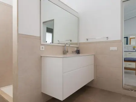 Villa neuve avec jardin et accès direct à la plage - Photo 13