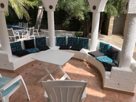 Grande maison familiale avec piscine, à 600m de la plage - Photo 4