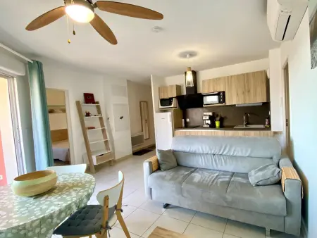 Bel Appart Climatisé à Mèze avec Parking, Appartement 5 personnes à Mèze - Photo 3