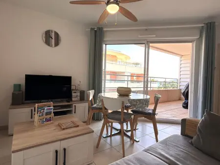 Bel Appart Climatisé à Mèze avec Parking, Appartement 5 personnes à Mèze - Photo 6