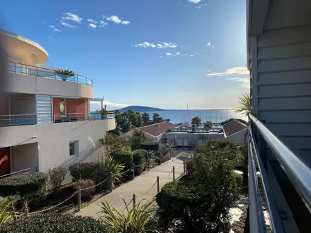 Bel Appart Climatisé à Mèze avec Parking, Appartement 5 personnes à Mèze - Photo 15