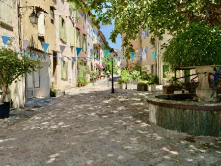 T2 Mezzanine Climatisé avec Piscine et Parking à Cogolin - Photo 13