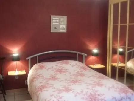 Gîte Confortable pour 4 Pers. avec Piscine et Terrasse - Photo 9