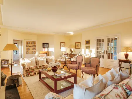 Fairview Villa avec Jardin Luxuriant et Piscine Privée à Cascais - Photo 1