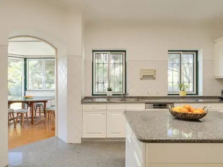 Fairview Villa avec Jardin Luxuriant et Piscine Privée à Cascais - Photo 10