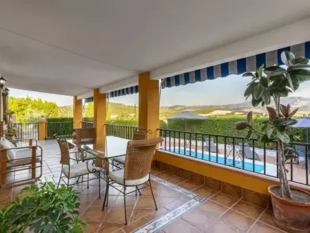 Charming villa avec piscine privée à Baena – 221 m² - Photo 1