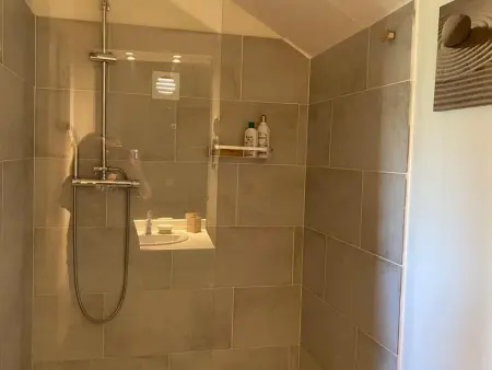 Appartement Climatisé avec Parking à Saint-Gilles - Photo 3