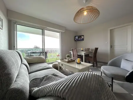 Appartement 3 Pièces avec Balcon et Piscine à Coëx - Photo 2