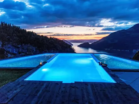 Villa Tauris Lake Lucerne Spa, Pool & Views, Villa 10 personnes à Emmetten - Photo 1