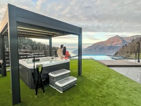 Villa Tauris Lake Lucerne Spa, Pool & Views, Villa 10 personnes à Emmetten - Photo 2