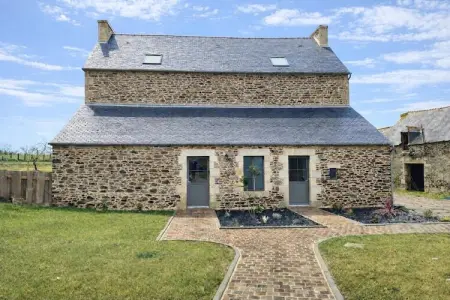Joli gîte à Corseul, Joli gîte de vacances à Corseul - Photo 1