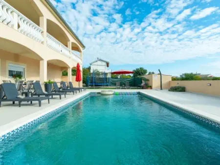 Apartment Holiday House Diana, Appartement 8 personnes à Posedarje - Photo 2
