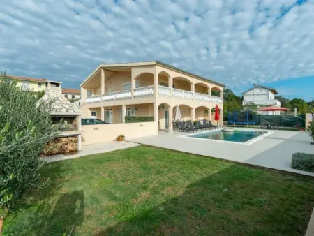 Apartment Holiday House Diana, Appartement 8 personnes à Posedarje - Photo 4