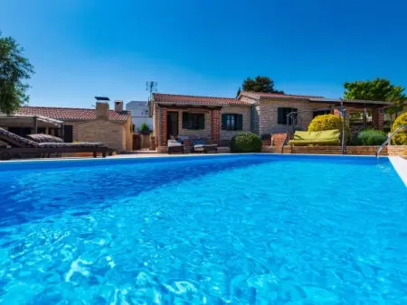 Stone villa Tea with pool, Maison 8 personnes à Posedarje - Photo 1