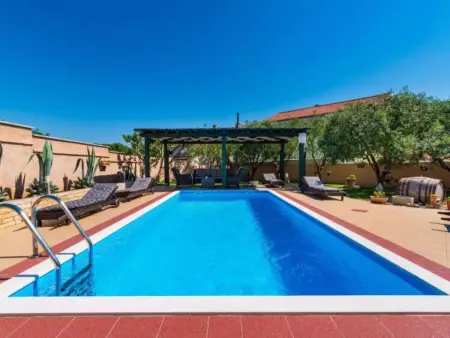 Stone villa Tea with pool, Maison 8 personnes à Posedarje - Photo 2