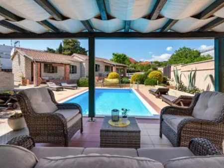 Stone villa Tea with pool, Maison 8 personnes à Posedarje - Photo 3