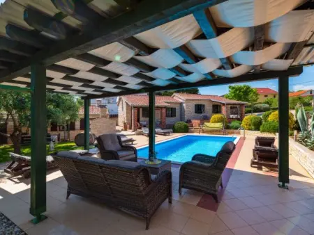 Stone villa Tea with pool, Maison 8 personnes à Posedarje - Photo 4