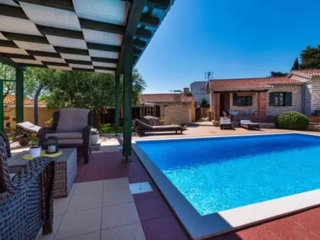 Stone villa Tea with pool, Maison 8 personnes à Posedarje - Photo 5