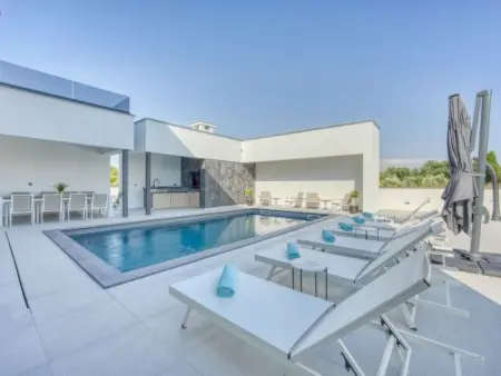 Villa Elena with two pools and spa, Maison 10 personnes à Nin - Photo 1
