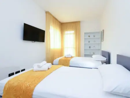 DesenzanoLoft La Rosa dei Venti Renoviert 2025, Appartement 5 personnes à Desenzano - Photo 4