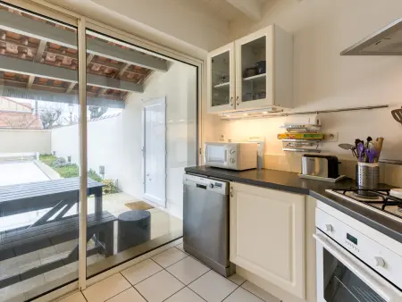 Maison Confort pour 8 avec Piscine Sécurisée, Wifi, à 100m de la Plage, Châtelaillon-Plage - Photo 8