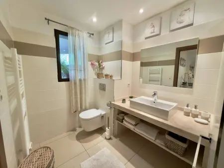 Charmant T2 à Propriano avec jardin et parking, Appartement 2 personnes à Propriano - Photo 7