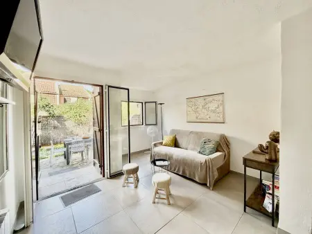 Maison lumineuse avec clim, terrasse et parking, proche plage - Photo 2
