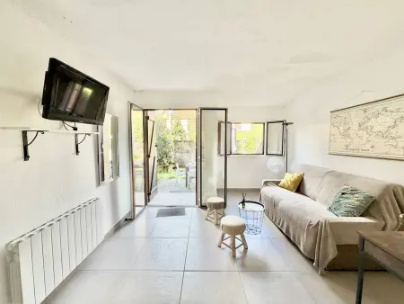 Maison lumineuse avec clim, terrasse et parking, proche plage - Photo 3