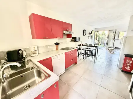 Maison lumineuse avec clim, terrasse et parking, proche plage - Photo 7