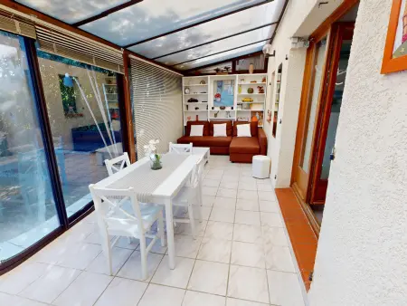 Maison Lumineuse et Familiale à Vic-la-Gardiole avec Piscine et Parking - Photo 5