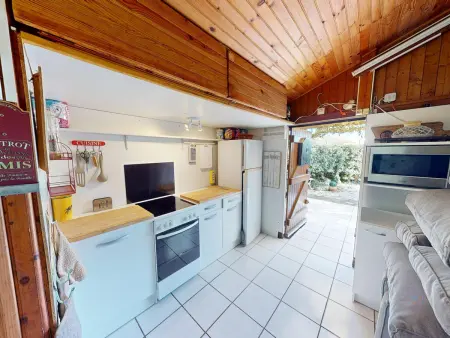 Maison Lumineuse et Familiale à Vic-la-Gardiole avec Piscine et Parking - Photo 7