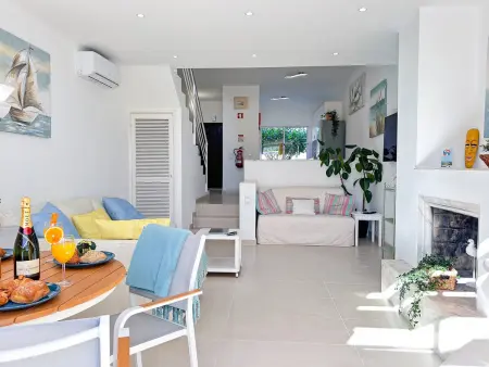 Maison de ville confortable à Albufeira avec parking et climatisation - Photo 2
