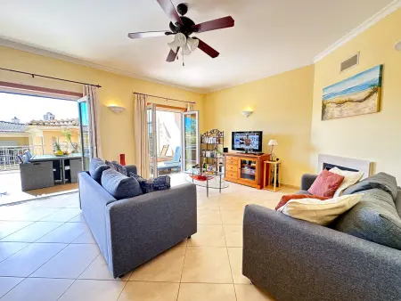 Maison de ville à Albufeira avec piscine partagée et climatisation - Photo 1