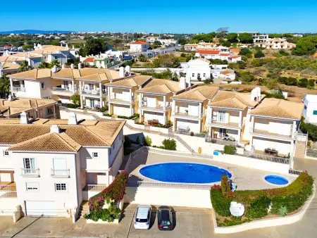 Maison de ville à Albufeira avec piscine partagée et climatisation - Photo 7