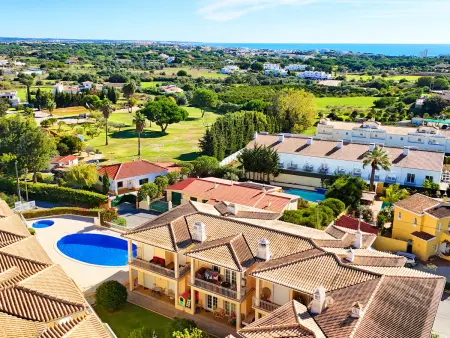 Maison de ville à Albufeira avec piscine partagée et climatisation - Photo 16