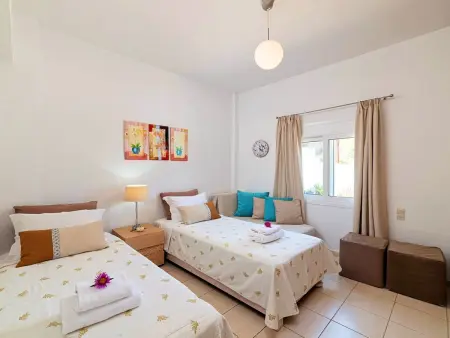 Olivengrüne Villa mit privatem beheiztem Pool, Maison 8 personnes à Agios Nikolaos (Crete) - Photo 7