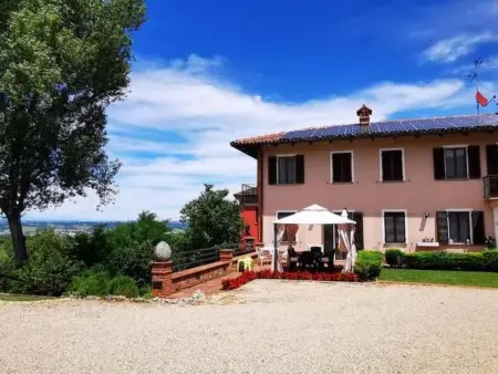 in Azzano D'asti mit Kleiner Terrasse, Maison 6 personnes à Azzano d'Asti - Photo 11