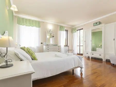 in Azzano D'asti mit Kleiner Terrasse, Maison 6 personnes à Azzano d'Asti - Photo 12