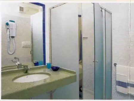 Drei-Zimmer-Wohnung mit Panoramablick, Appartement 6 personnes à Cattolica - Photo 4