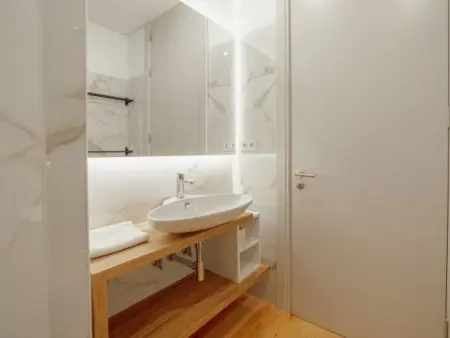 HEART OF PORTO APARTMENT E DUPLEX by VACATIONY, Appartement 6 personnes à Porto - Photo 17