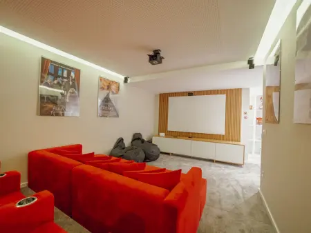 POOL & CINEMA VILLA by VACATIONY, Maison 10 personnes à Porto - Photo 6