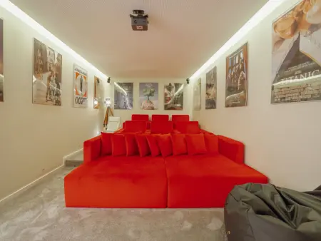 POOL & CINEMA VILLA by VACATIONY, Maison 10 personnes à Porto - Photo 57