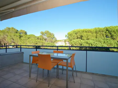 Duplex moderne avec piscine, terrasse et parking - Photo 4