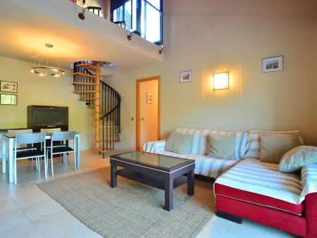 Duplex moderne avec piscine, terrasse et parking - Photo 7