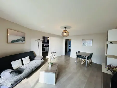 Appartement lumineux proche plage, balcon, wifi, animaux acceptés, parking sécurisé - Photo 2
