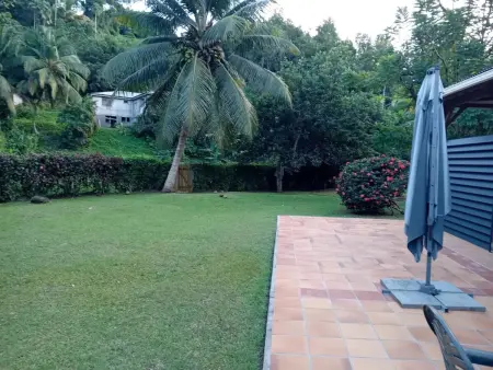 Appartement charmant à Le Gosier de 70 m² avec terrasse et jardin - Photo 1