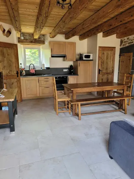 Maison charmante à Alleuze – 90 m² avec terrasse - Photo 6