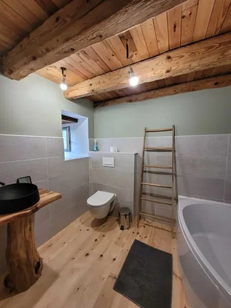 Maison charmante à Alleuze – 90 m² avec terrasse - Photo 7