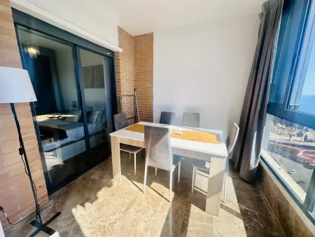 Appartement lumineux à Benidorm avec piscine et terrasse - Photo 4